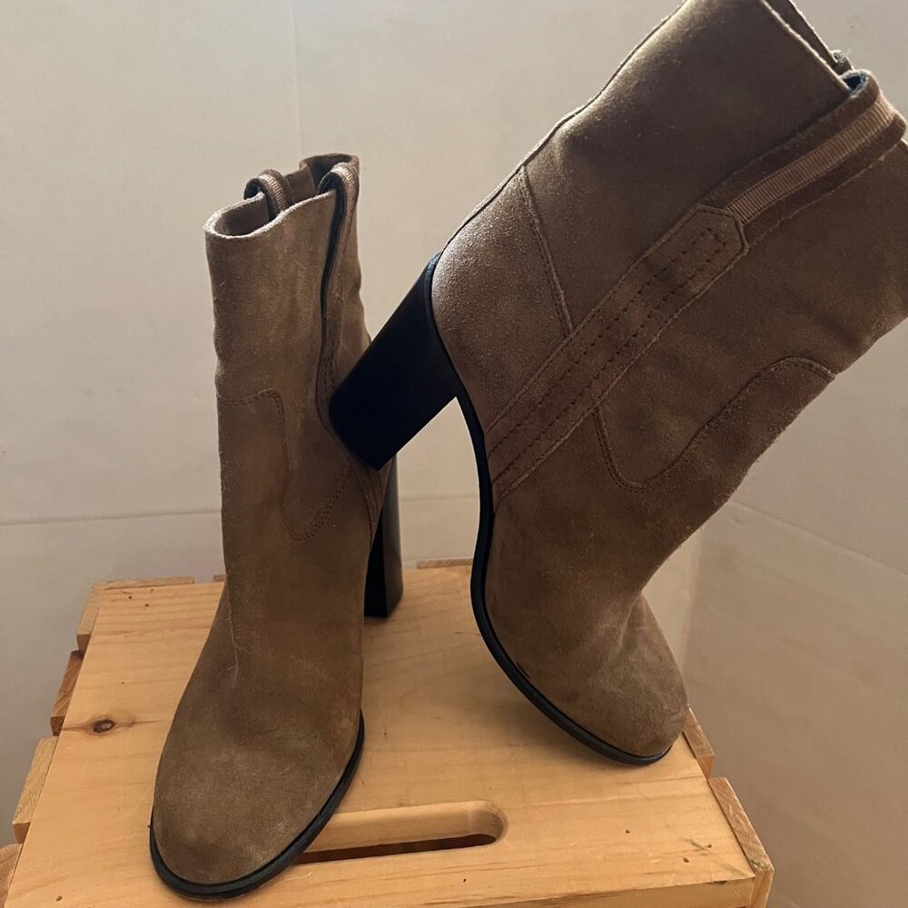 Kate Spade New York Size 9 Tobacco Brown Baise Suede Pull On Heeled Ankle Boots - Picture 11 of 16